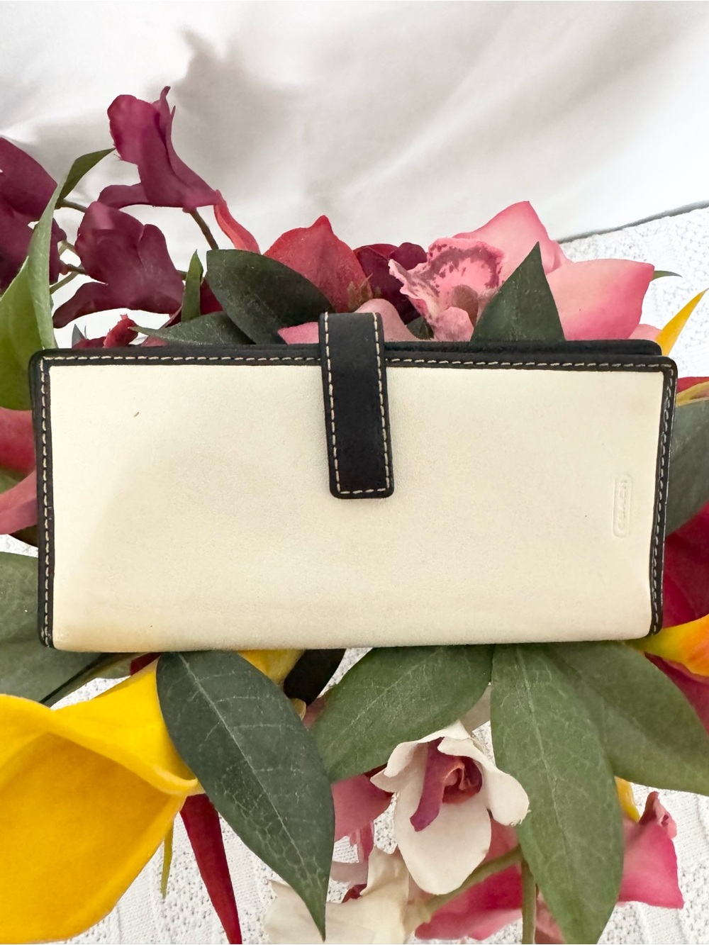 Coach vintage cream leather slim snap wallet